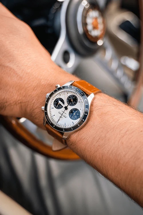 About Vintage 『1960』RACING CHRONOGRAPH　公式サイト引用　3